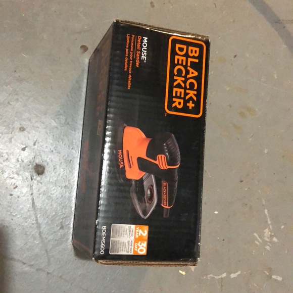 Black and decker sander - Picture 3 of 6